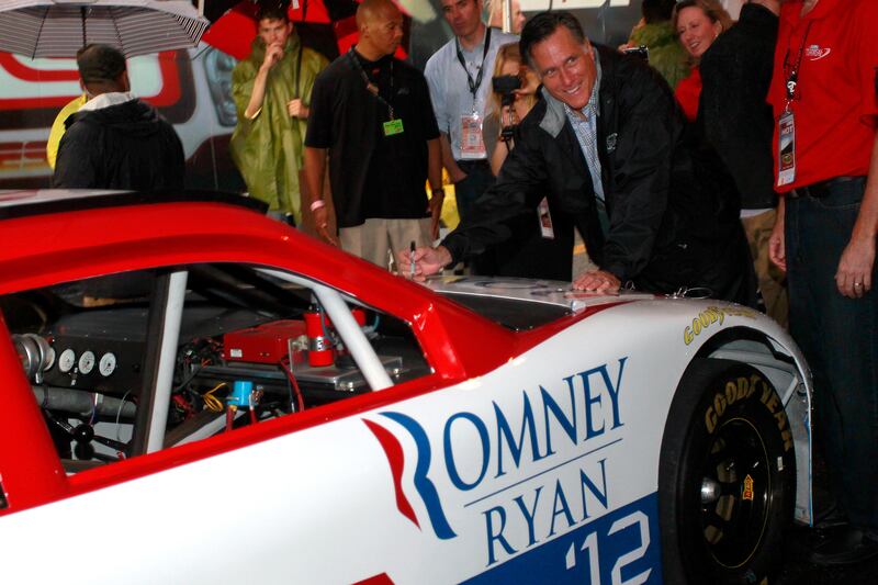 galleries/2012/10/04/stuff-mitt-romney-likes-big-bird-lakes-more/mitt-likes-14_ugwk29