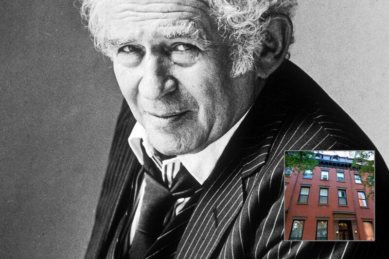 galleries/2012/02/26/ernest-hemingway-slept-here-10-big-authors-houses-for-sale-photos/10-Norman-Mailer-BROOKLYN_HEIGHTS_NY-inset_lpoqti