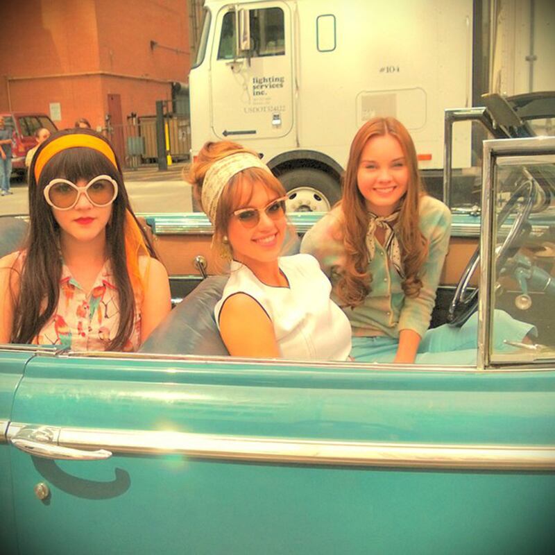 galleries/2013/06/16/usher-jessica-alba-more-celebrity-twitter-pictures-photos/130616-celeb-twitpics-jessica-alba_txumvn