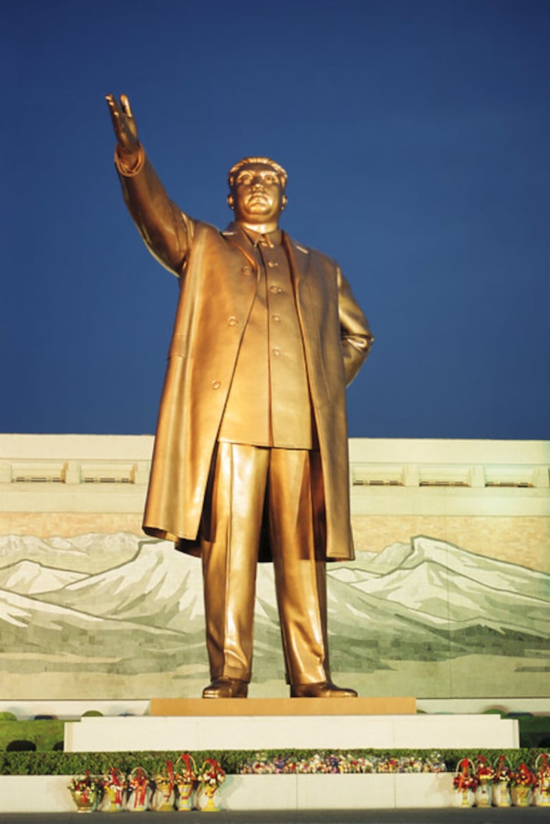 A towering statue of Kim Il Sung.