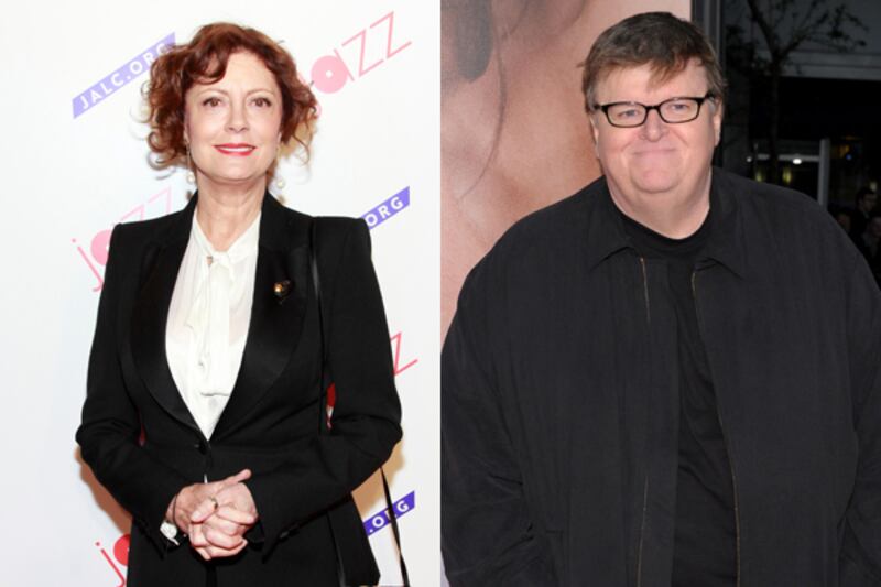 articles/2012/04/22/susan-sarandon-the-government-hacked-my-phone/sarandon-moore-tribeca-grove-teaser_uqzqyi