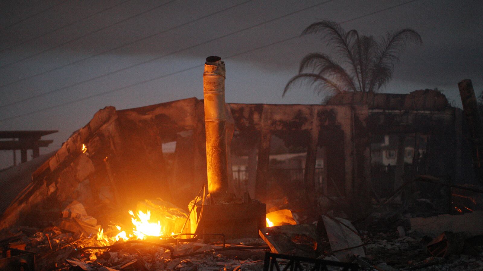 cheats/2014/05/14/thousands-evacuate-san-diego-wildfires/140715-cali-fires-cheat_pvouzh