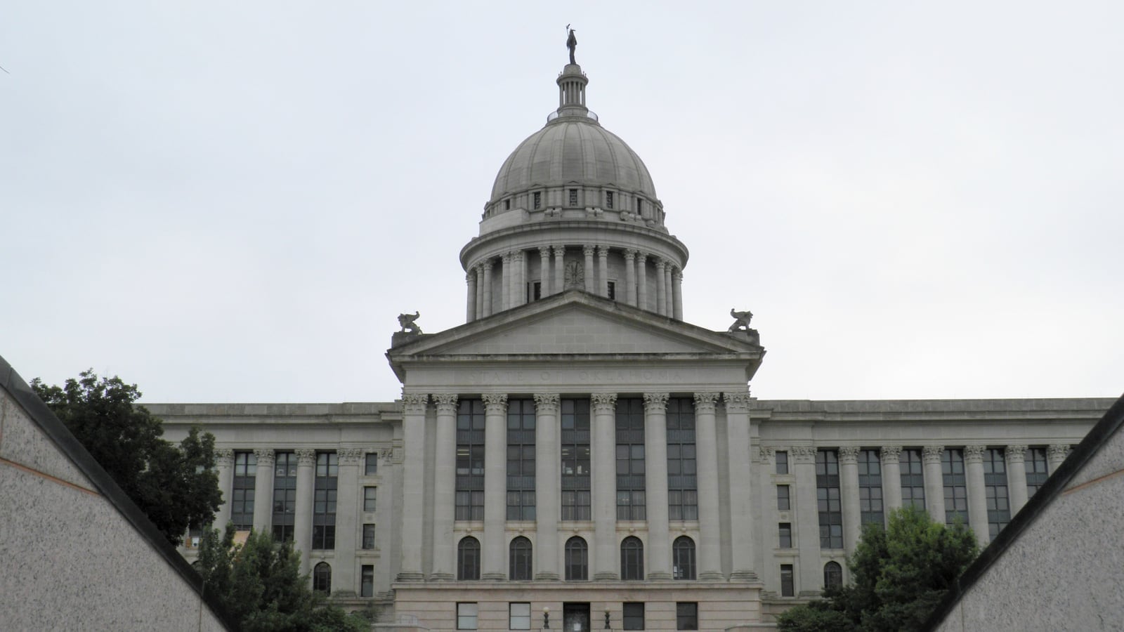 cheats/2017/05/11/gop-lawmaker-let-s-sic-ice-on-non-english-speaking-kids-to-save-money/170511-oklahoma-lawmaker-non-english-kids-cheat_pyjwv3
