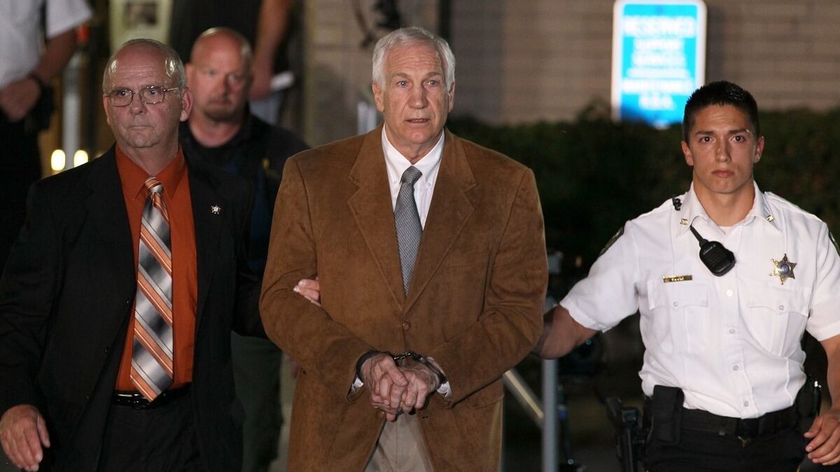 cheats/2012/09/17/inside-the-mind-of-a-pedophile/sandusky-huge-corduroy-jacket-cheat_qizfmv