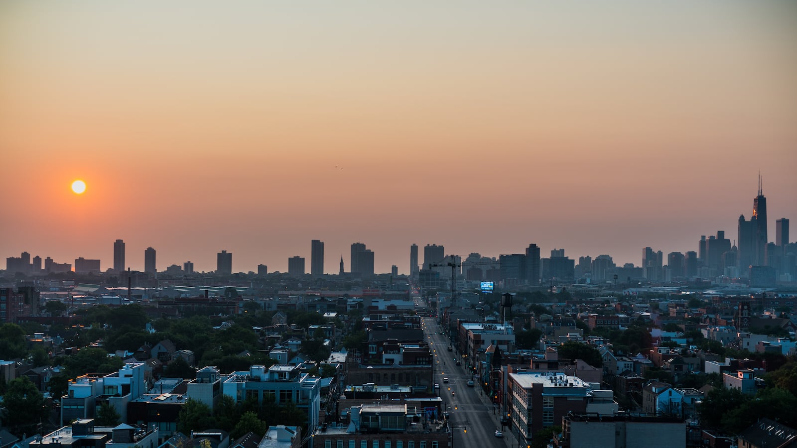 SKYLINE-O2-brad-knight-fHtlMZuO20I-unsplash_qlth4h