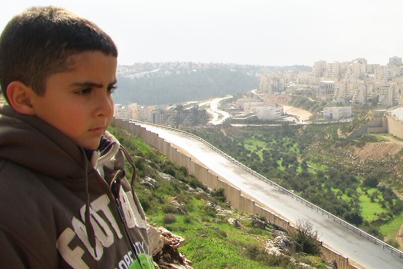 articles/2013/02/24/comfortable-symbols-the-suffering-palestinian-and-the-good-israeli/130224-palestinians-israelis-davidi-tease_ncnk8z