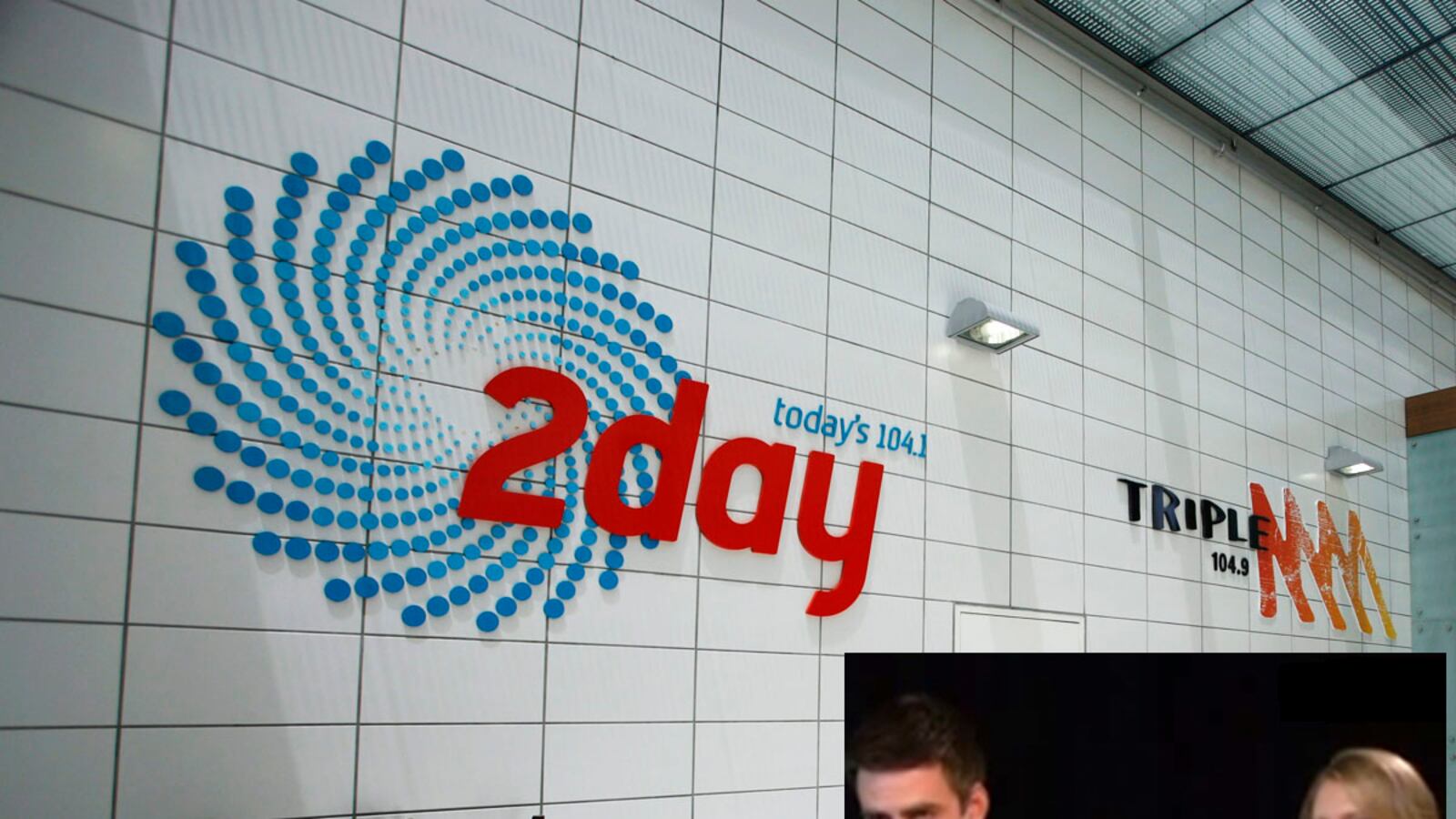 articles/2012/12/11/2dayfm-to-resume-advertising-but-profits-to-be-donated-to-nurse-s-family/royal-prank-radio-hosts-interview-sykes-box_kyskry