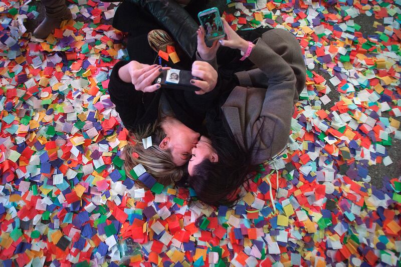 galleries/2014/12/31/new-year-s-celebrations-around-the-world-photos/150101-nye-celebrations2_kycgtv