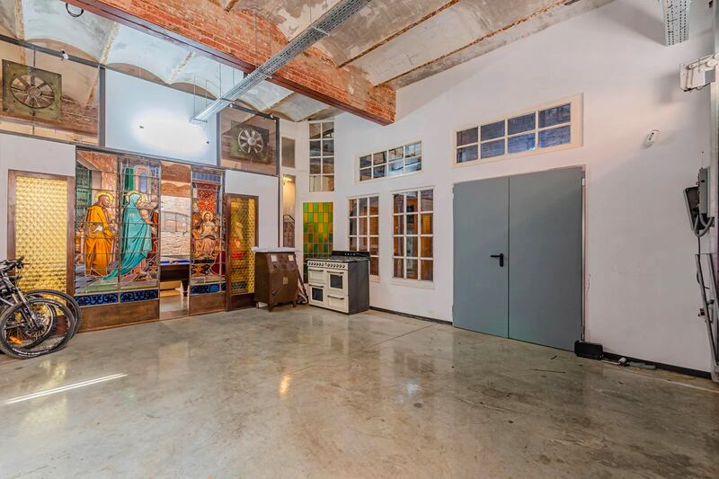 220306-omg-barcelona-06_w0g9gj