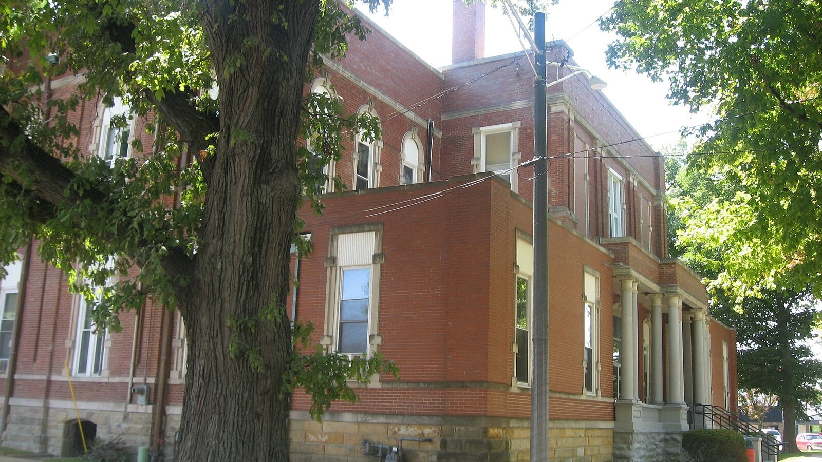 Jasper_County_Courthouse_in_Newton_nqqdfu