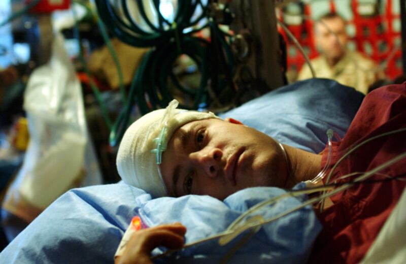 galleries/2009/11/30/groundbreaking-care-for-soliders-in-iraq/iraq-medi4_syvhjo