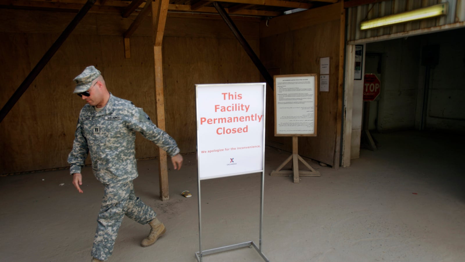 articles/2011/10/24/obamas-war-crime-taking-credit-from-bush-adminsitration-for-ending-the-iraq-war/iraq-sofa-ware_vd5rtc