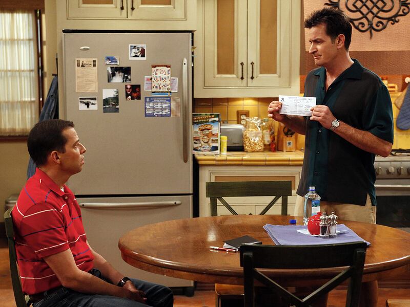 galleries/2012/07/25/modern-family-more-of-tv-s-nastiest-contract-battles-photos/ugly-tv-contract-disputes-two-and-a-half-men_ysxrz9