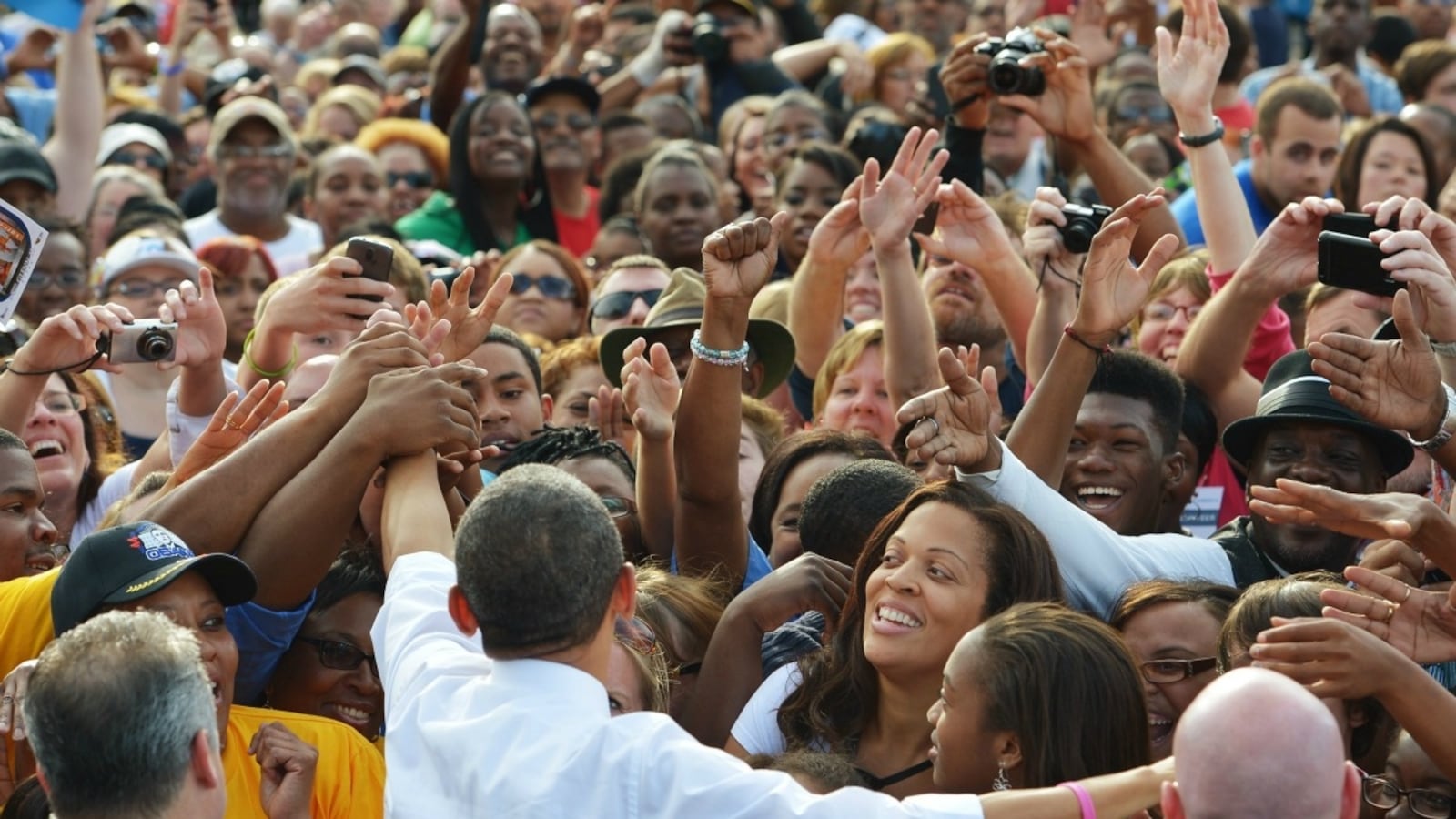cheats/2012/10/25/obama-leads-by-five-in-ohio/obama-leads-early-voting-ohio-cs_panmem