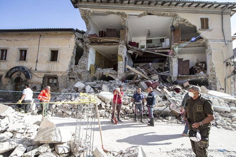 galleries/2016/08/24/quake-rattles-central-italy-photos/160824-italy-earthquake-05_ahjre7