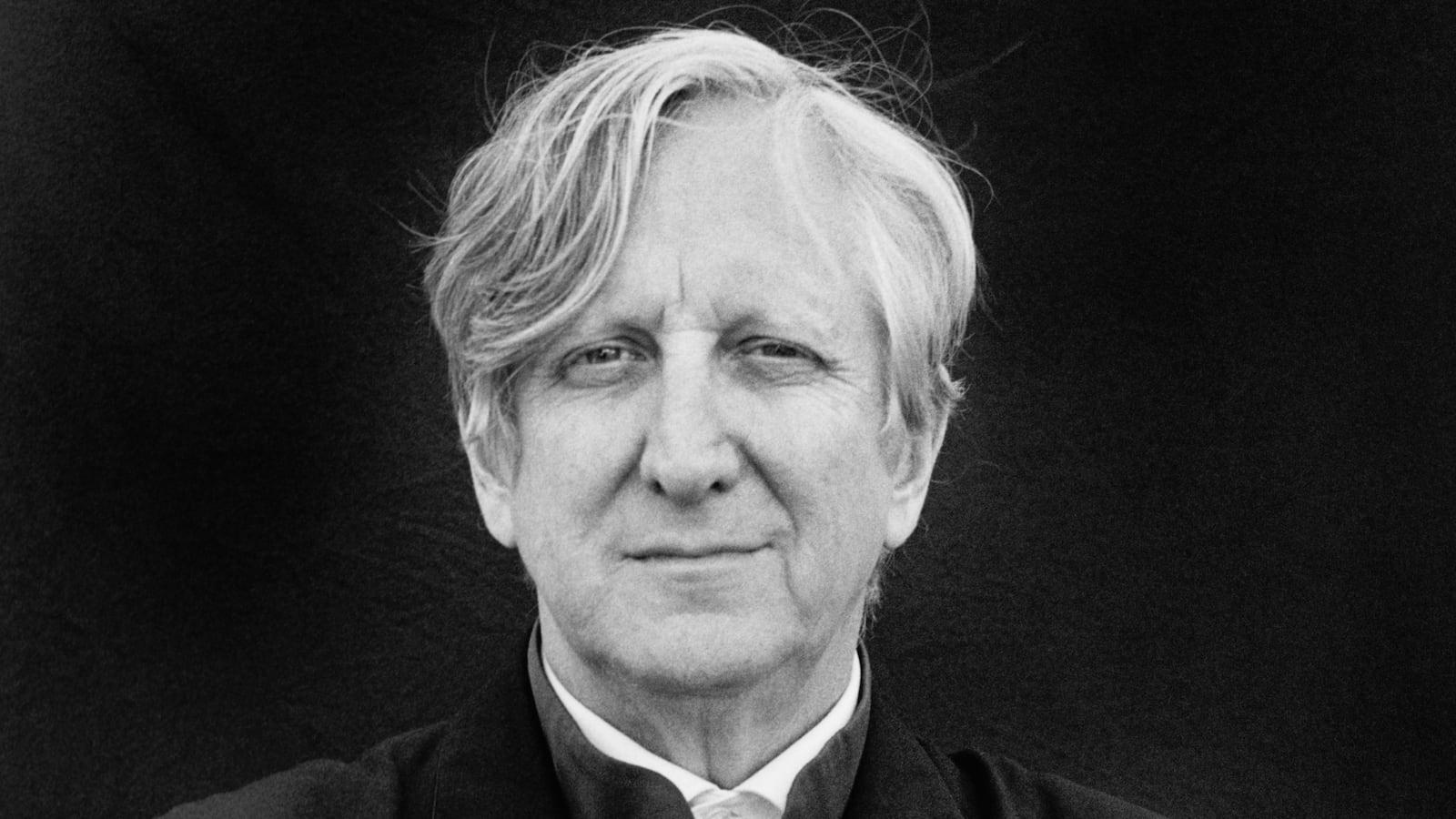 articles/2013/12/13/t-bone-burnett-the-coen-brothers-music-guru/131212-romano-burnett-tease_o5y0nv