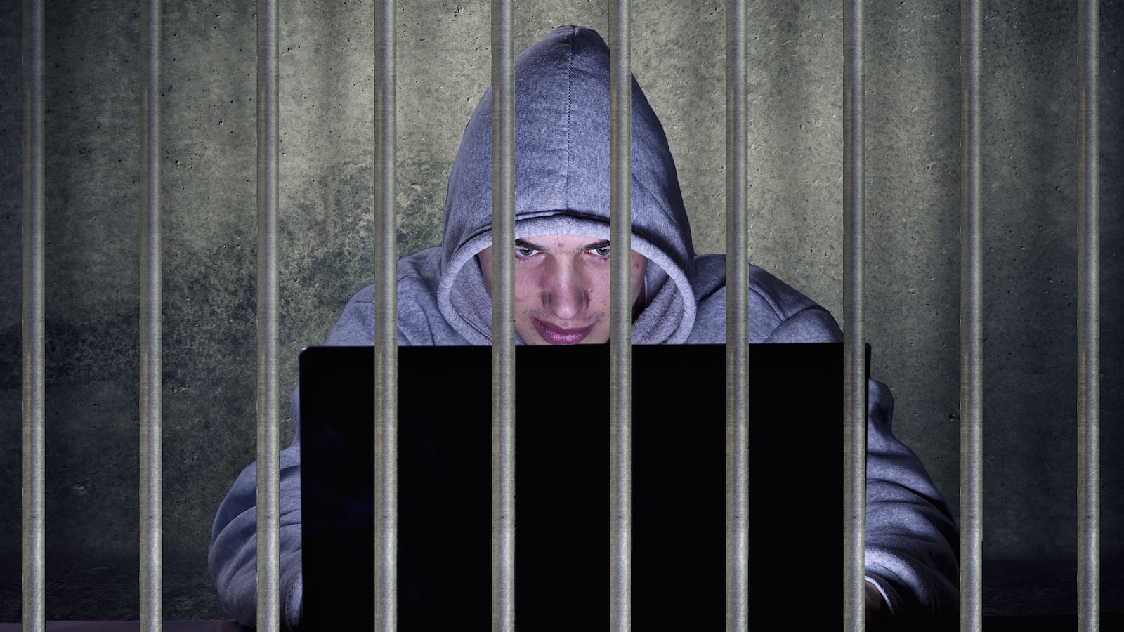 articles/2015/06/04/facebook-now-a-place-for-prisoners-too/150604-facebook-prison-tease_ti5ekc