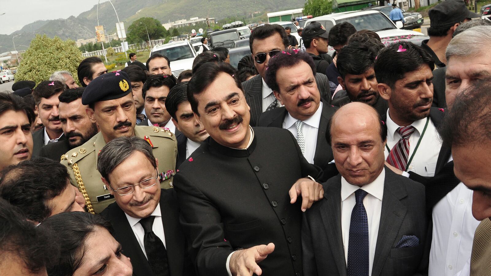 cheats/2012/04/26/pakistani-p-m-convicted-of-contempt/gilani-pakistan-pm-convicted-cheat_yvpxem