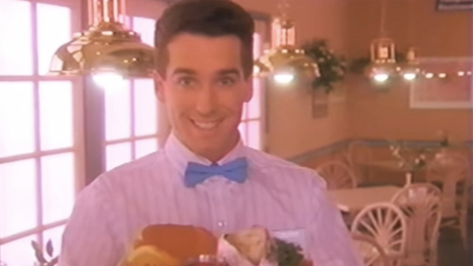 articles/2015/04/15/sizzler-ad-from-1991-is-the-most-patriotic-thing-anyone-has-ever-made/150415-viralvid-sizzler-tease_skdoko