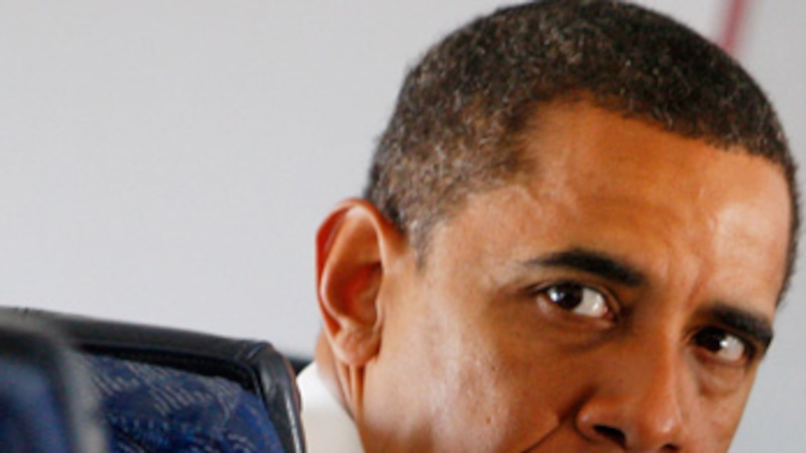 articles/2009/02/12/whats-obama-hiding/ciarelli-barack-obama-hiding_13782_iehkuc
