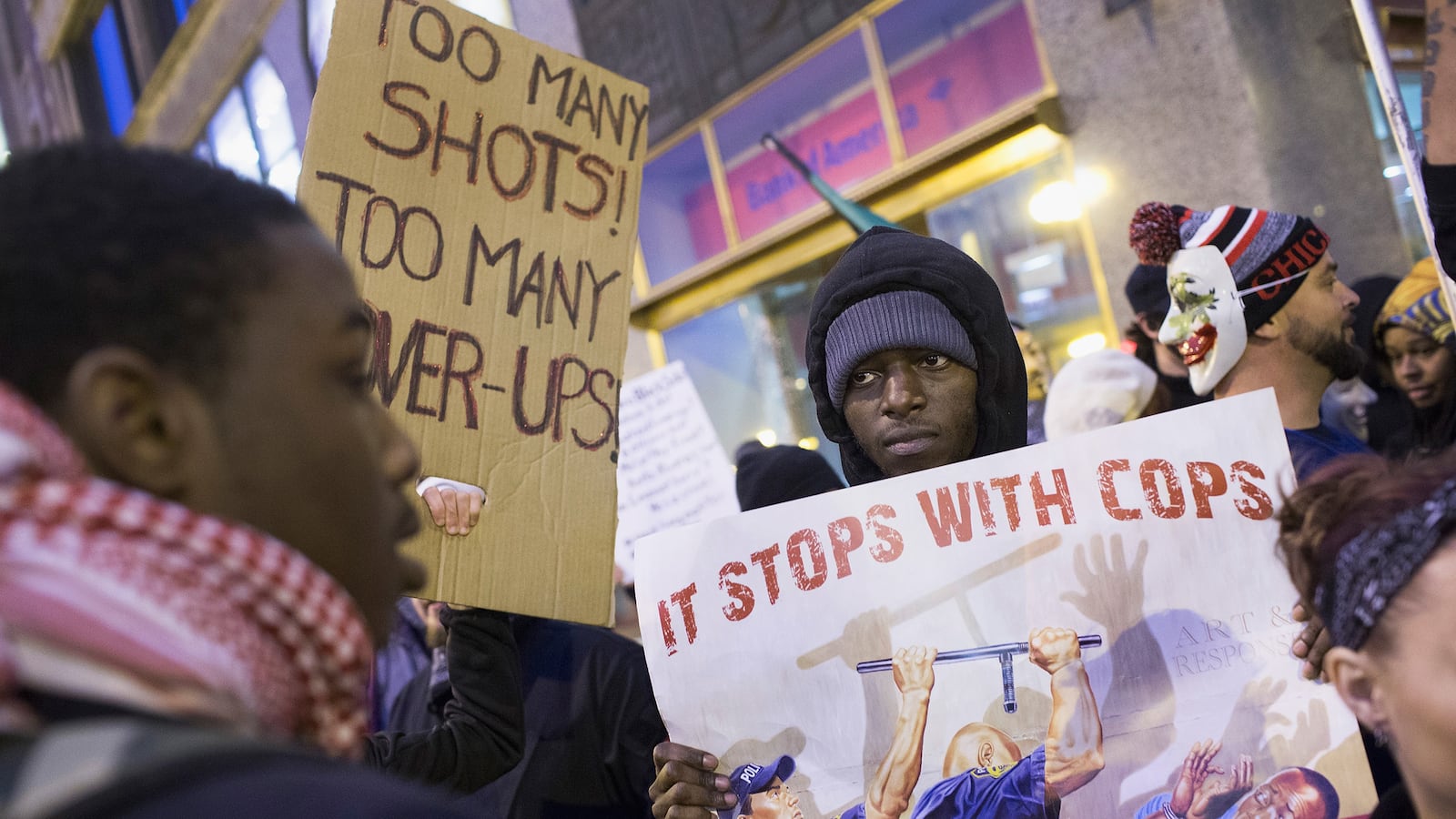 articles/2016/06/06/chicago-cop-killings-left-out-of-transparent-data-dump/160605-glawe-chicago-police-tease_jcxks9