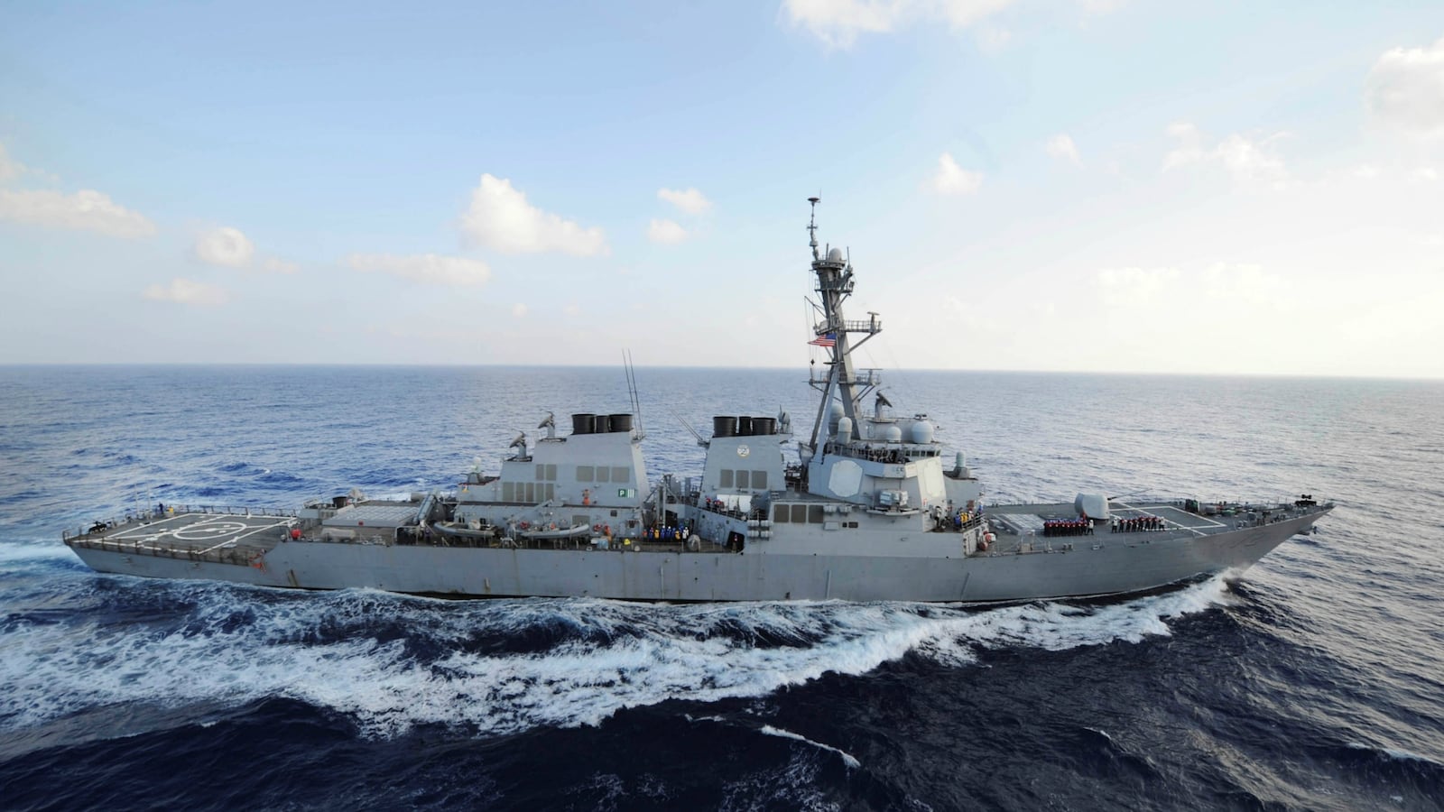 cheats/2017/01/09/u-s-fires-warning-shot-on-iranian-boats/170109-us-iran-shots-fired-cheat_pzwyo8