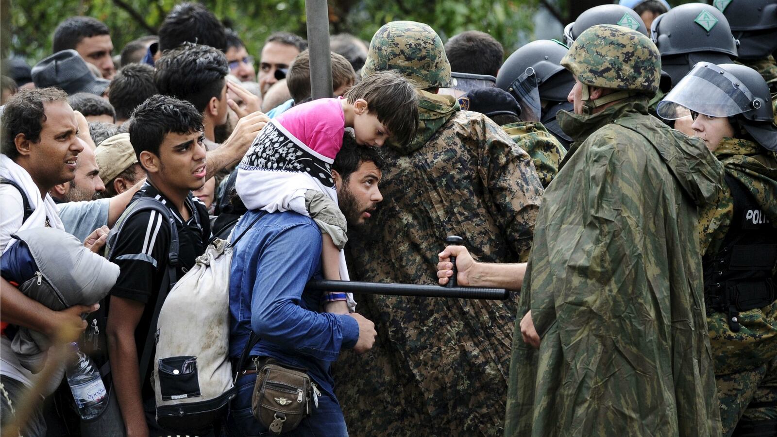 cheats/2015/08/22/thousands-rush-across-macedonia-border/150822-macedonia-cheat_evtuid