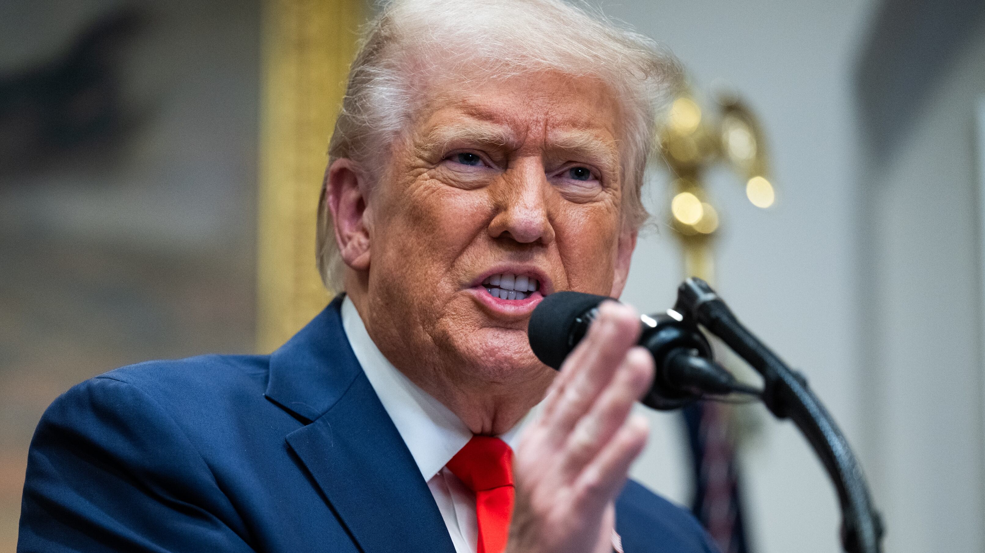 Trump in Massive Backtrack on Tariffs After Stock Market Plunge