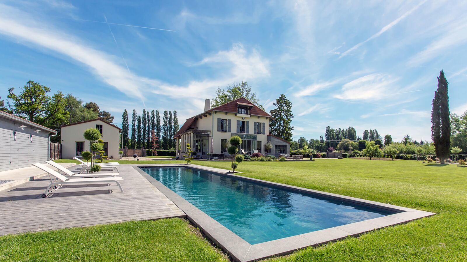 180204-mcnearney-omg-i-want-this-house-france-17-1_l7t765