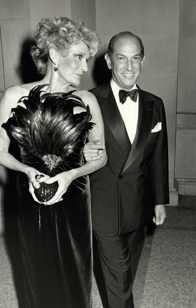 galleries/2014/10/21/oscar-de-la-renta-dead-at-82-his-life-in-photos/141020-oscar-15_ii4wjs