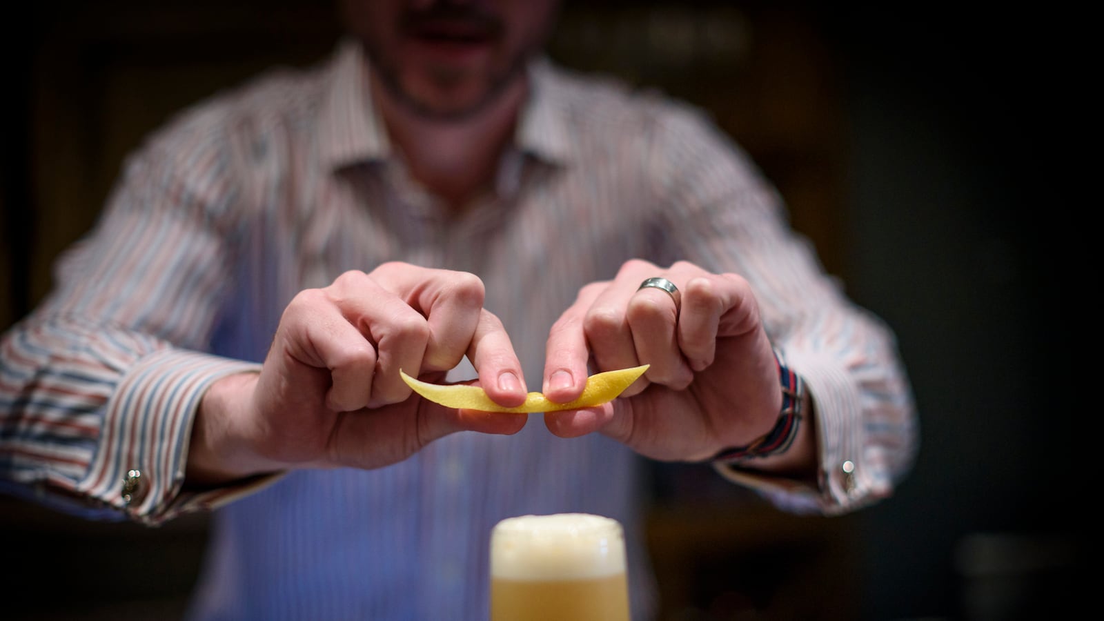 articles/2016/06/30/from-the-french-75-to-the-sazerac-why-you-should-be-fixing-cognac-cocktails/160629-hennssey-vsop-tease_riw1yr