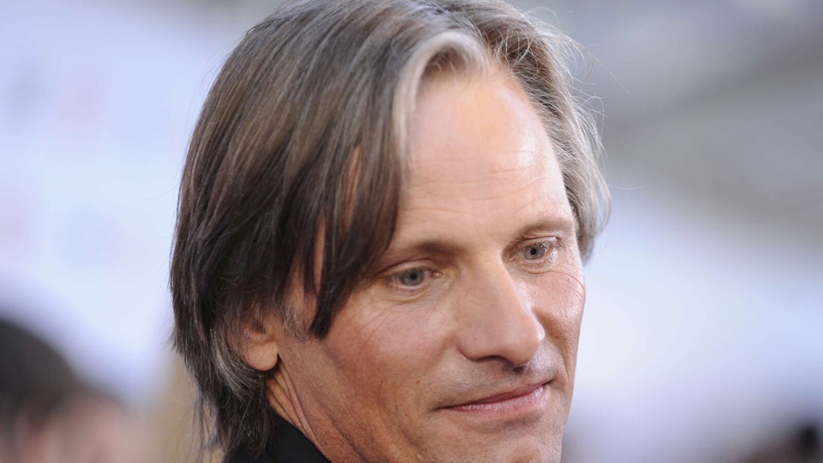 articles/2011/10/15/horoscopes-october-16-22-2011/viggo-mortensen-horoscopes-starsky-cox_swrvyw