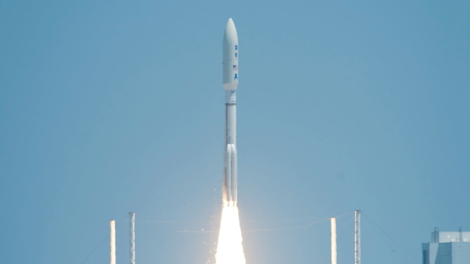 cheats/2016/07/04/nasa-spaceship-to-finally-reach-jupiter/160704-nasa-juno-cheat_fgak6i
