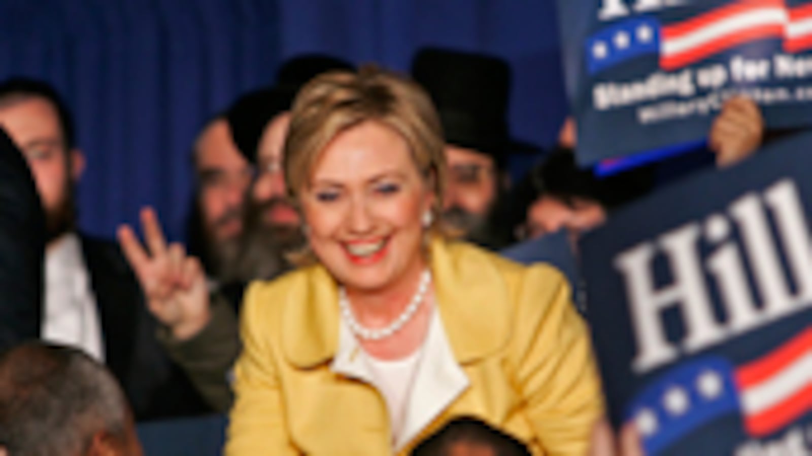 articles/2010/06/21/hillary-clinton-to-challenge-obama-in-2012-dont-bet-on-it/beinart-clinton_108461_oboels