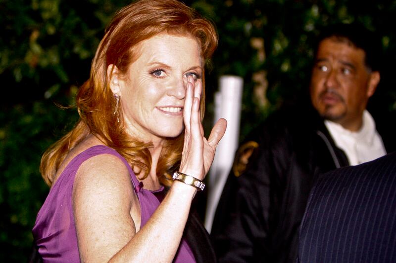 galleries/2012/06/02/queen-elizabeth-s-diamond-jubilee-the-scandals-she-has-endured-photos/queens-scandals-sarah-ferguson_hf6fww