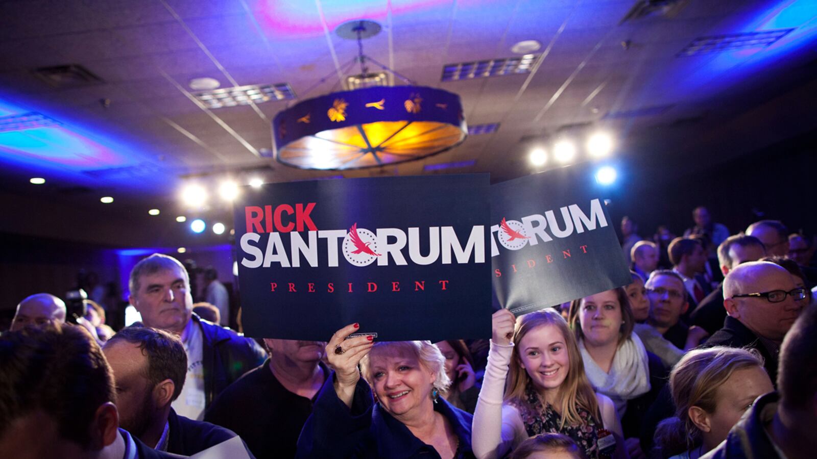 cheats/2012/01/04/santorum-vows-game-on/gop-contenders-campaign-in-iowa-santorum-supporters-caucus-night_qri1up
