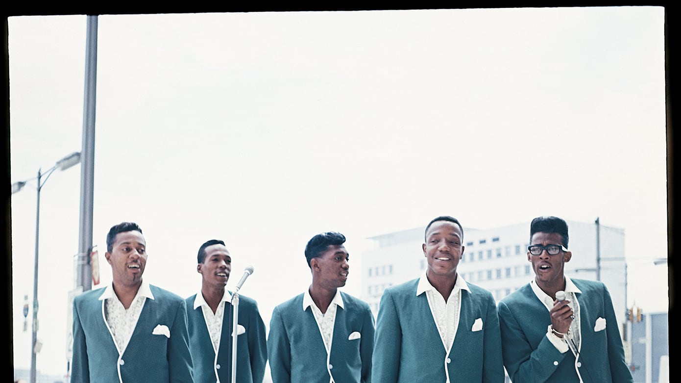 galleries/2016/09/16/when-motown-taught-america-how-to-dress/160916-motown-style-01_ayd1s9