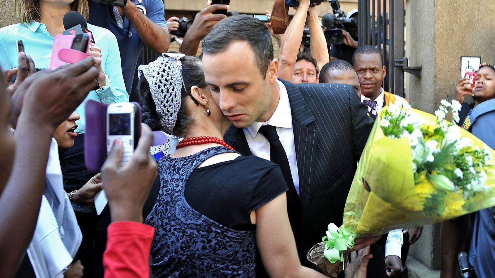 articles/2014/04/11/hard-nut-to-crack-oscar-pistorius-is-battered-on-the-stand/140411-berold-pistorius-tease_jw0odq