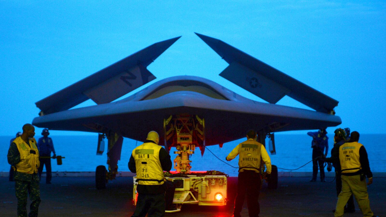 articles/2014/04/16/the-killer-drone-goes-stealthy-just-in-time-for-a-new-cold-war/140415-rosenberg-stealth-tease_zq4joh