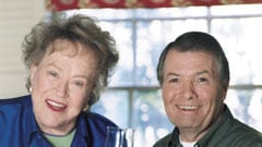 articles/2009/08/04/how-julia-loosened-me-up/pepin-julia---julia-jacques_bsexir