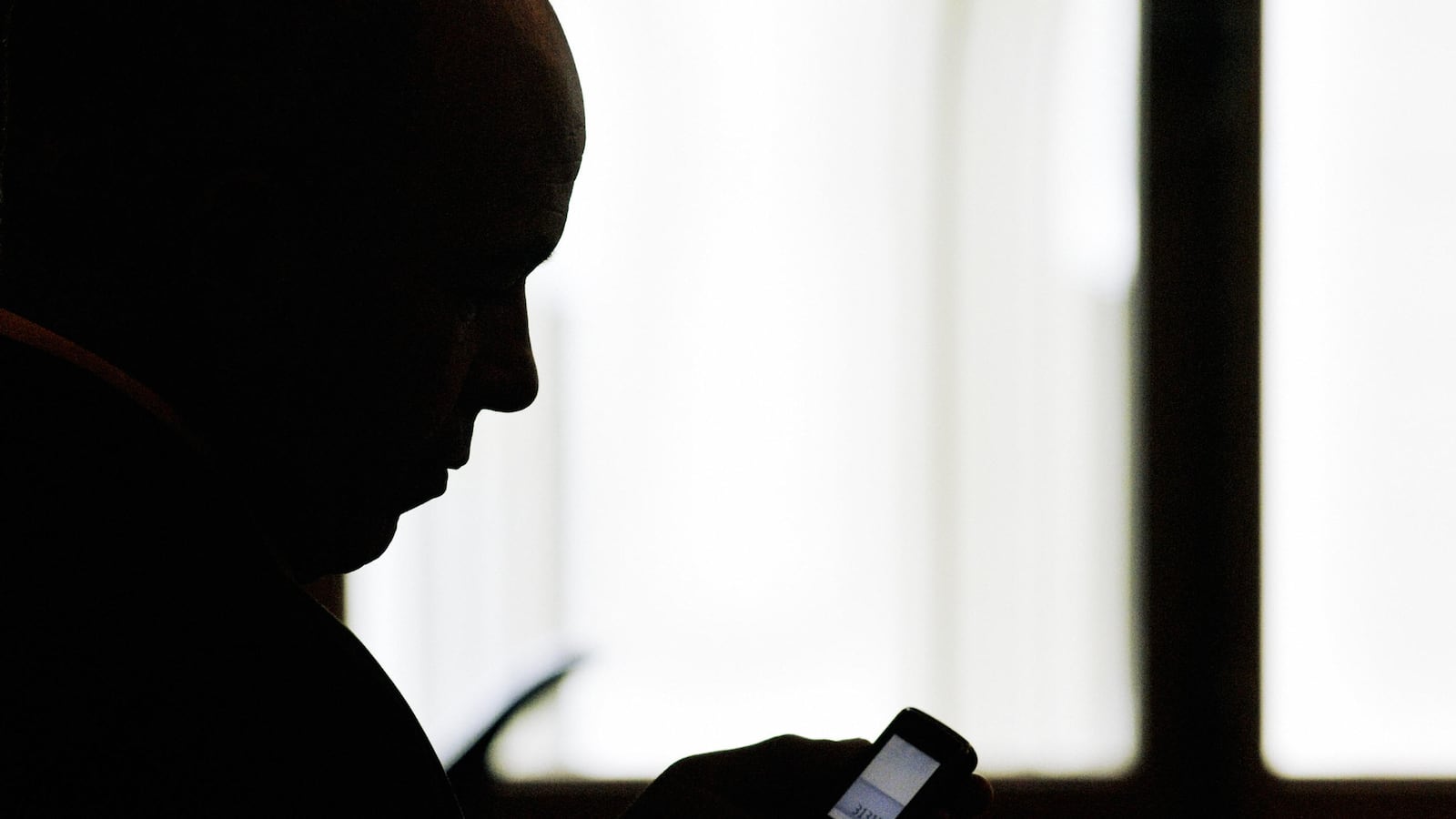 cheats/2014/06/25/scotus-no-warrantless-phone-searches/140625-cellphones-scotus-cheat_liqvyy