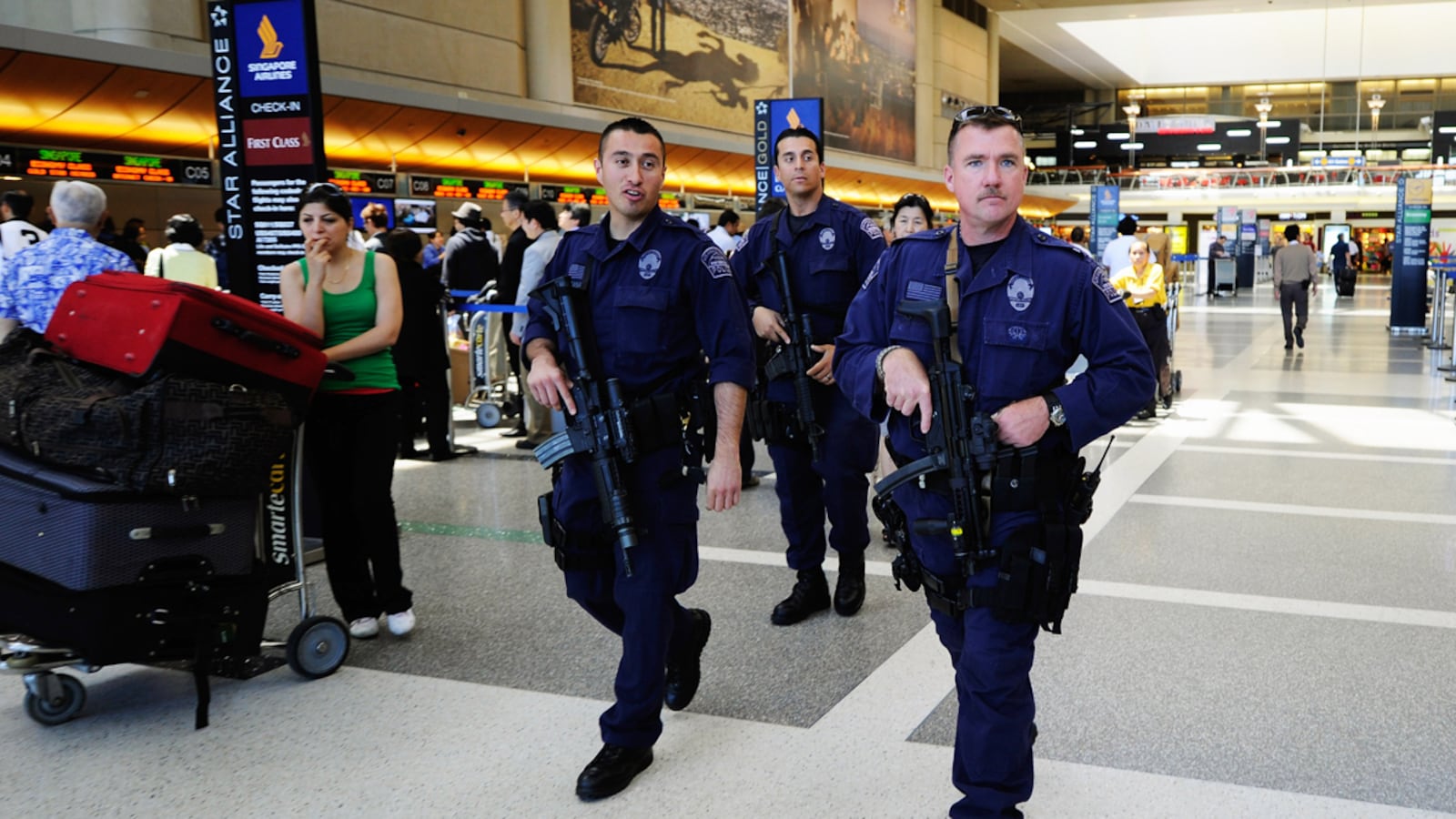 articles/2012/05/08/second-al-qaeda-underwear-bomber-thwarted-by-cia/airport-security-irving_svrdiw