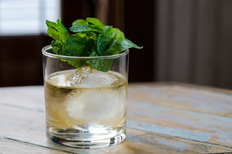 articles/2017/02/15/the-best-st-patrick-s-day-cocktails/171213-Emerald-Old-Forester-tease_idf0t6