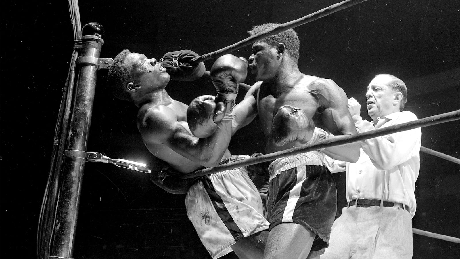 articles/2016/02/18/killer-punch-of-a-secretly-gay-boxer/160217-wilson-boxing-opera-tease_jjcpho