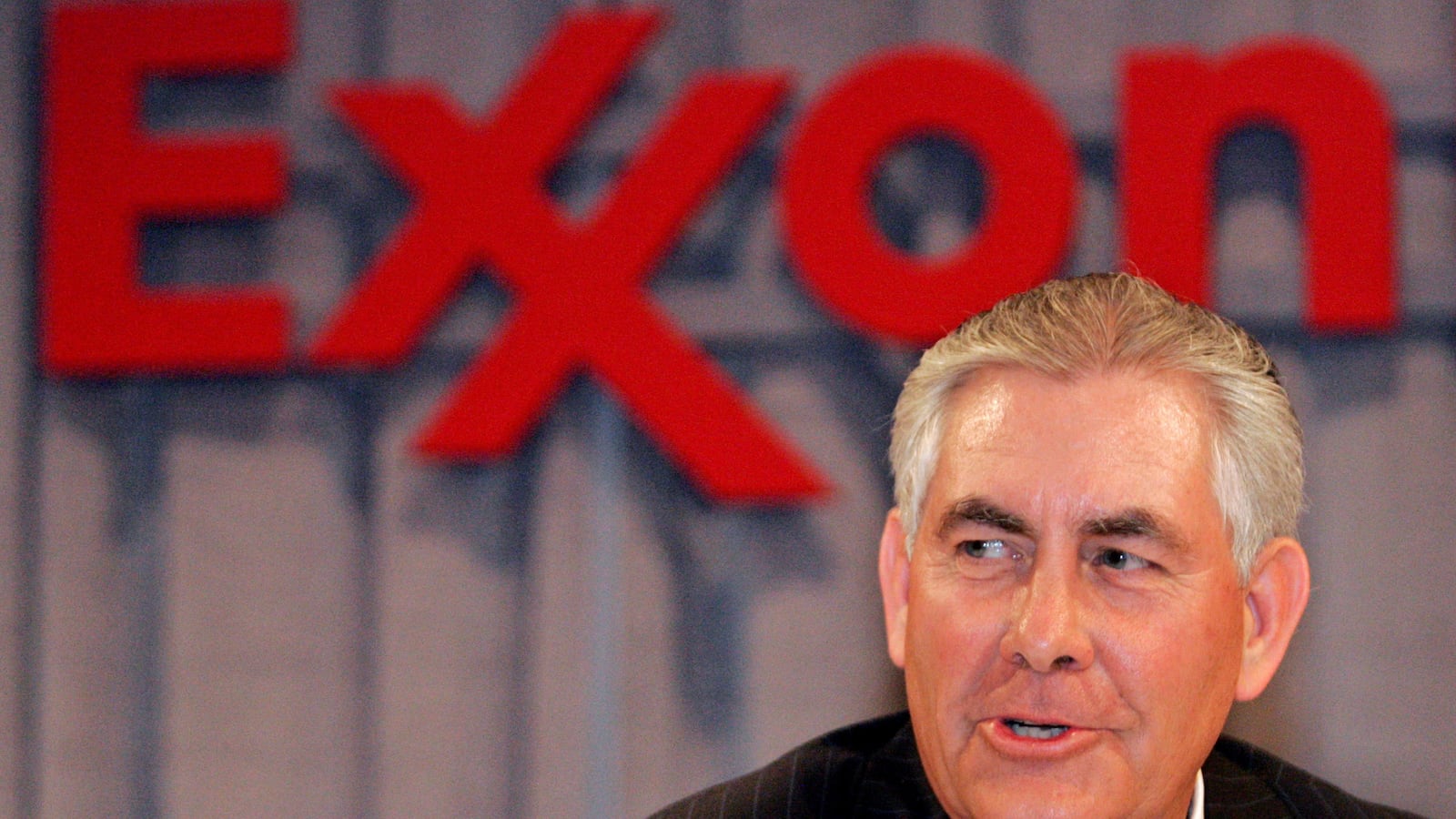 articles/2017/01/10/exxonmobil-gave-big-to-senate-panel-in-charge-of-rex-tillerson-s-confirmation/170110-murphy-exxon-tillerson-tease_ken9sb