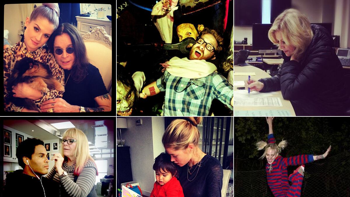 galleries/2012/10/06/diane-sawyer-ashlee-simpson-more-celebrity-twitter-pictures-photos/week-in-twitpics-121005-tease_sytd1o