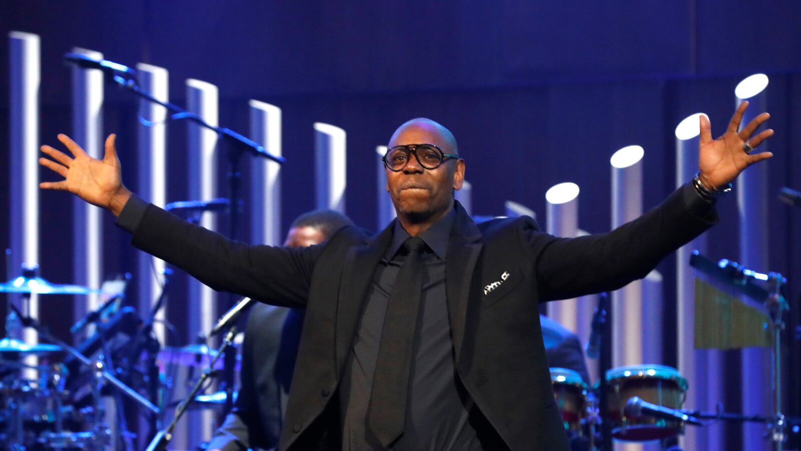 2019-10-28T004934Z_2113997783_RC194B526EC0_RTRMADP_3_PEOPLE-DAVE-CHAPPELLE_ycwspk