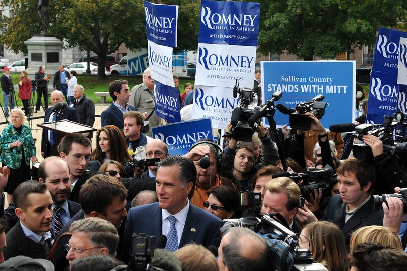 articles/2011/10/26/mitt-romney-2012-why-he-s-the-favorite-in-new-hampshire-gop-primary/romney-new-hampshire-lawrence_lcawjp