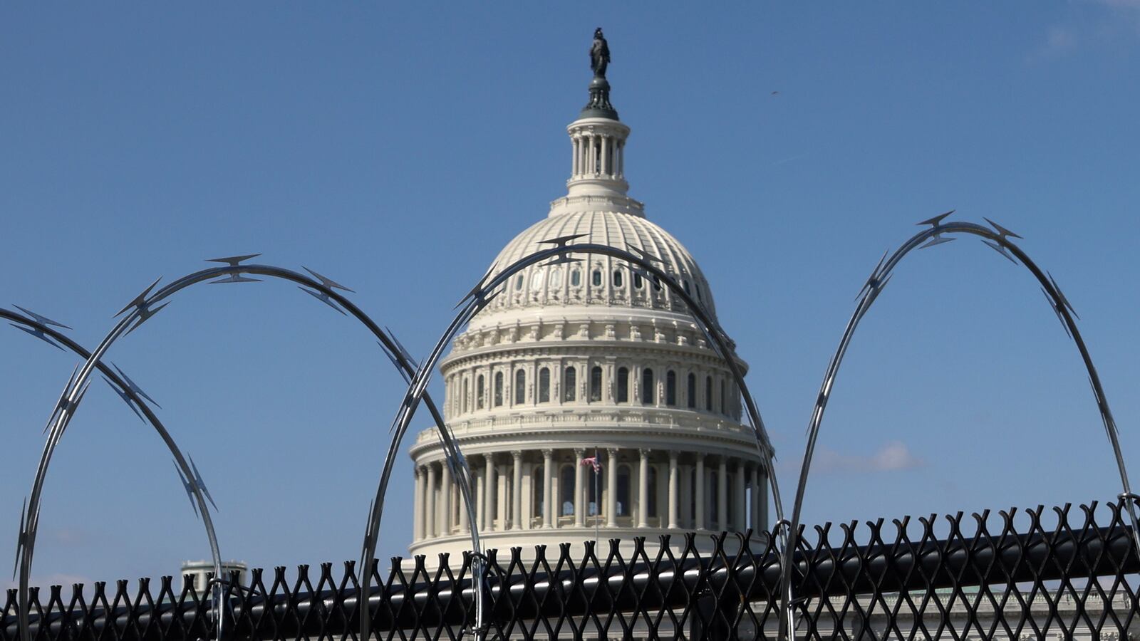 2021-03-04T164930Z_1560904916_RC2G4M9XK03N_RTRMADP_3_USA-CAPITOL-SECURITY_da5gzp