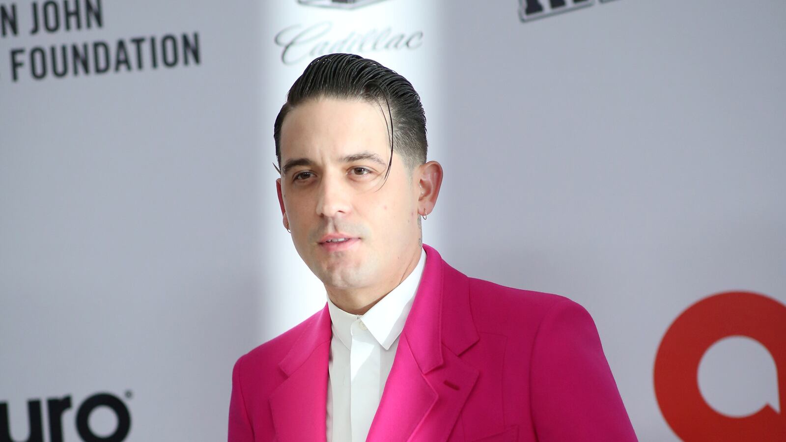 2020-02-10T084836Z_798069347_RC2KXE92188P_RTRMADP_3_OSCARS-ELTONJOHN_hivyco